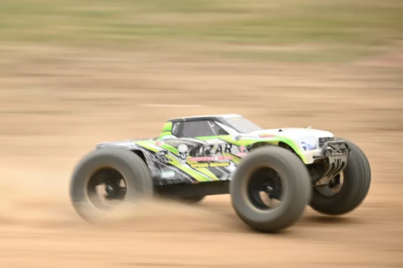 Caminhão RC elétrico off-road 4WD de 10 escalas 2.4G escovado de alta velocidade RTR # RH1071