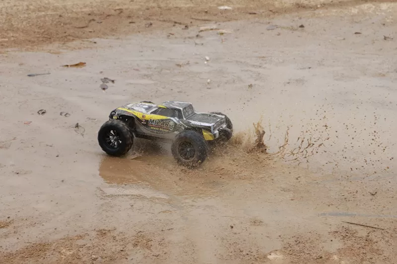 Caminhão RC elétrico off-road 4WD de 10 escalas 2.4G escovado de alta velocidade RTR # RH1071