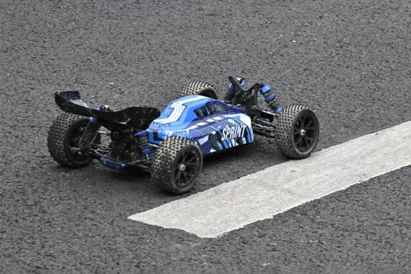 10 Escala 4WD Off-road RC Buggy 2.4G Escovado de Alta Velocidade RTR # RH1067