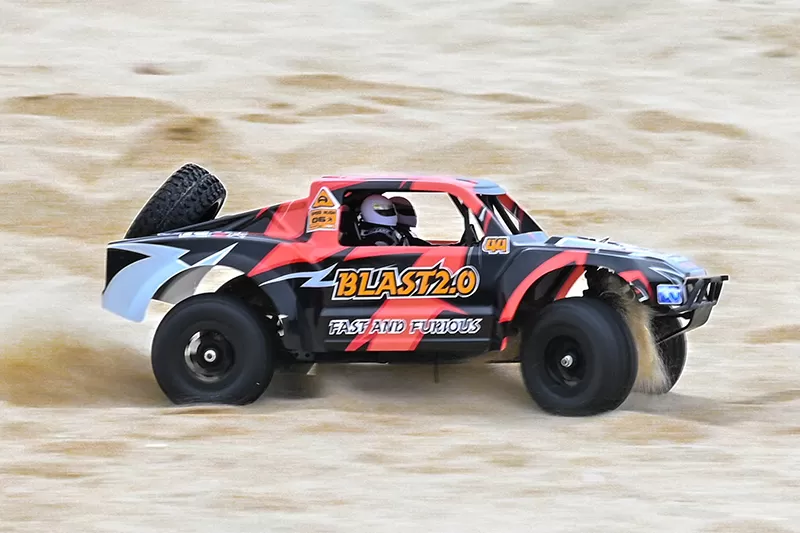 Caminhão elétrico off-road de 10 escalas 4WD de curta distância 2.4G escovado de alta velocidade RTR # RH1043SC