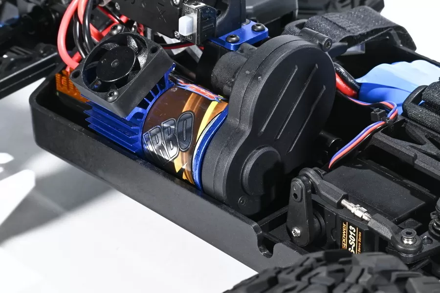 Carro RC elétrico de 10 escalas