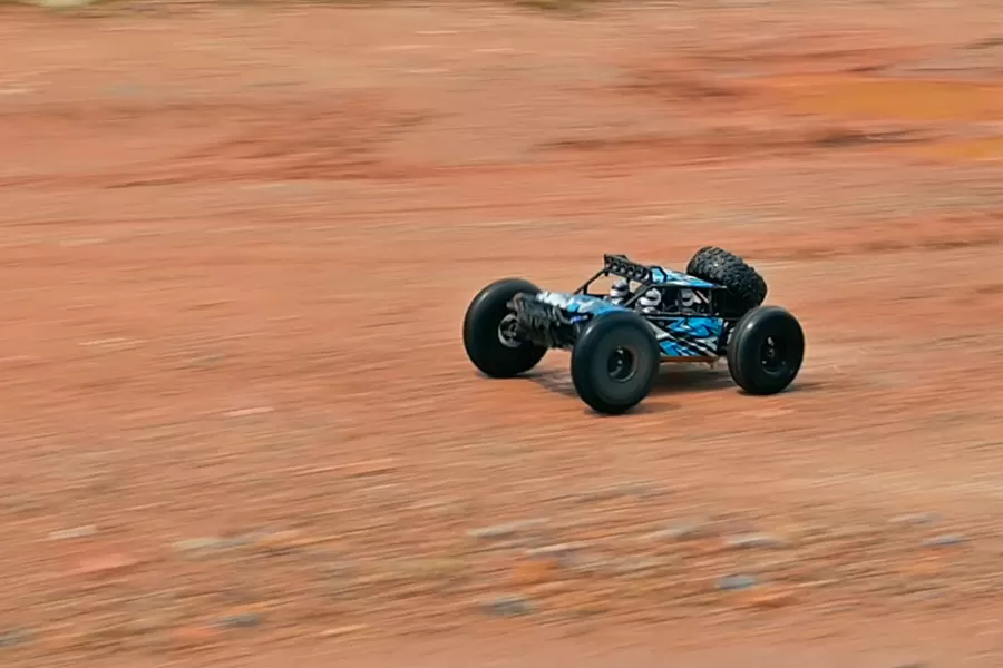 10 escala 4WD off-road carrinho de areia elétrica 2.4G sem escova de alta velocidade RTR # RH1062