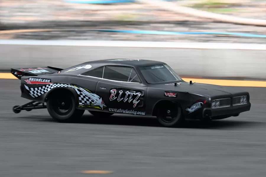 Carro de arrasto elétrico elétrico de 10 escalas 2WD RC 2.4G escovado de alta velocidade RTR # RH2015