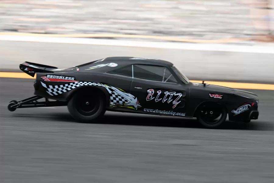 Carro de arrasto elétrico elétrico de 10 escalas 2WD RC 2.4G escovado de alta velocidade RTR # RH2015