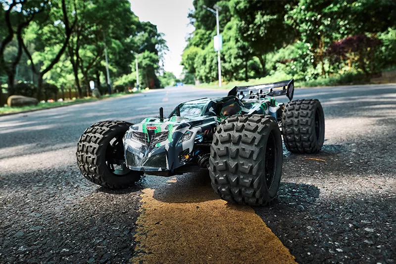 8 escala 4WD off-road RC elétrico Truggy 2.4G sem escova de alta velocidade RTR # RH818