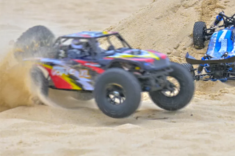 10 escala 4WD off-road RC elétrico de areia Buggy 2.4G sem escova de alta velocidade RTR # RH1045