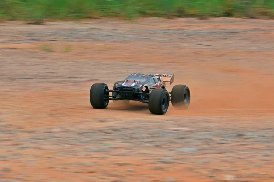 8 escala 4WD off-road RC elétrico Truggy 2.4G sem escova de alta velocidade RTR # RH811